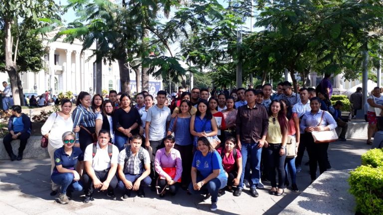 Acercando las oportunidades de trabajo a la juventud de Zacatecoluca